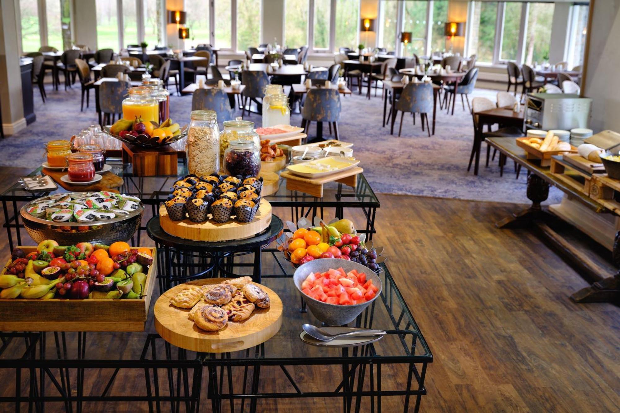 Delta Hotels By Marriott St Pierre Country Club Chepstow Exteriör bild
