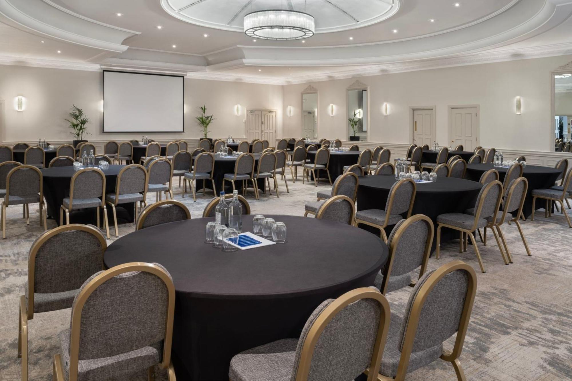 Delta Hotels By Marriott St Pierre Country Club Chepstow Exteriör bild