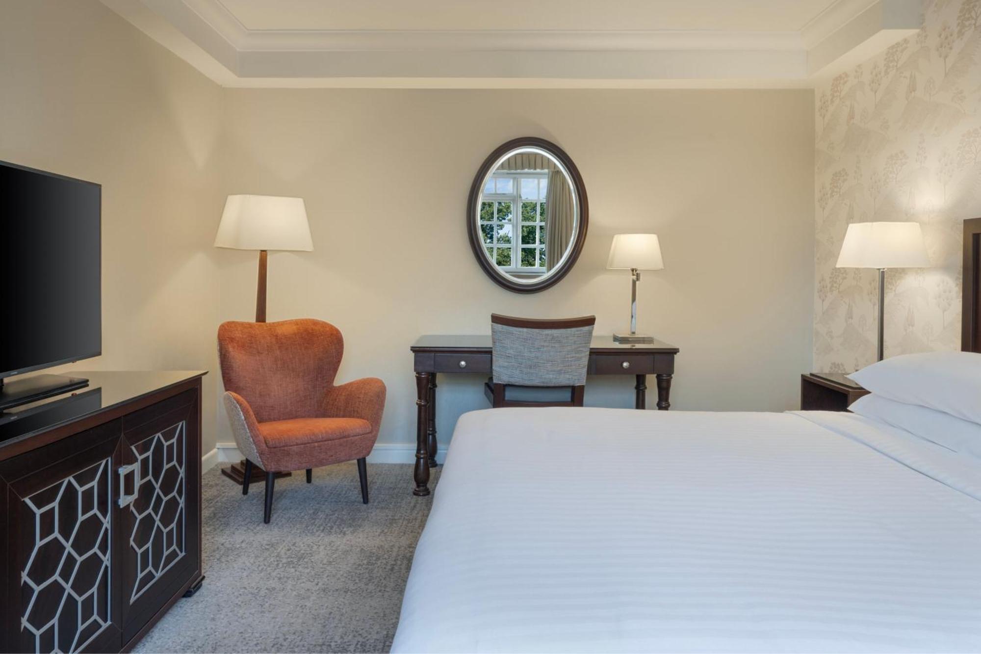 Delta Hotels By Marriott St Pierre Country Club Chepstow Exteriör bild