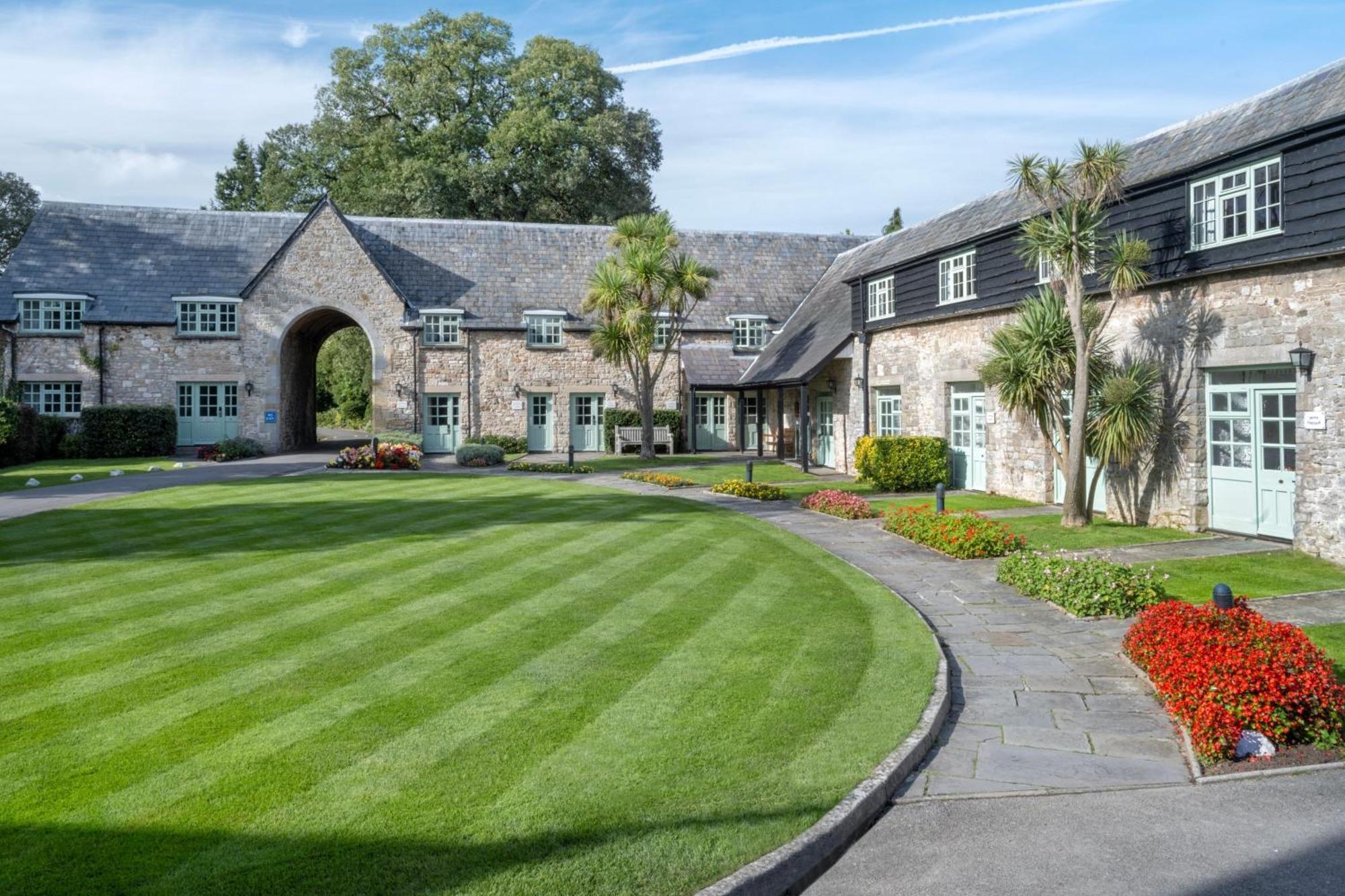 Delta Hotels By Marriott St Pierre Country Club Chepstow Exteriör bild
